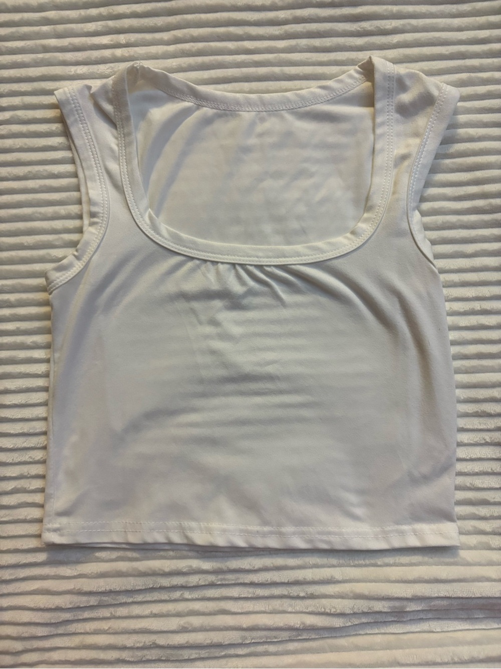 SHEIN White Scoop Neck Tank Top